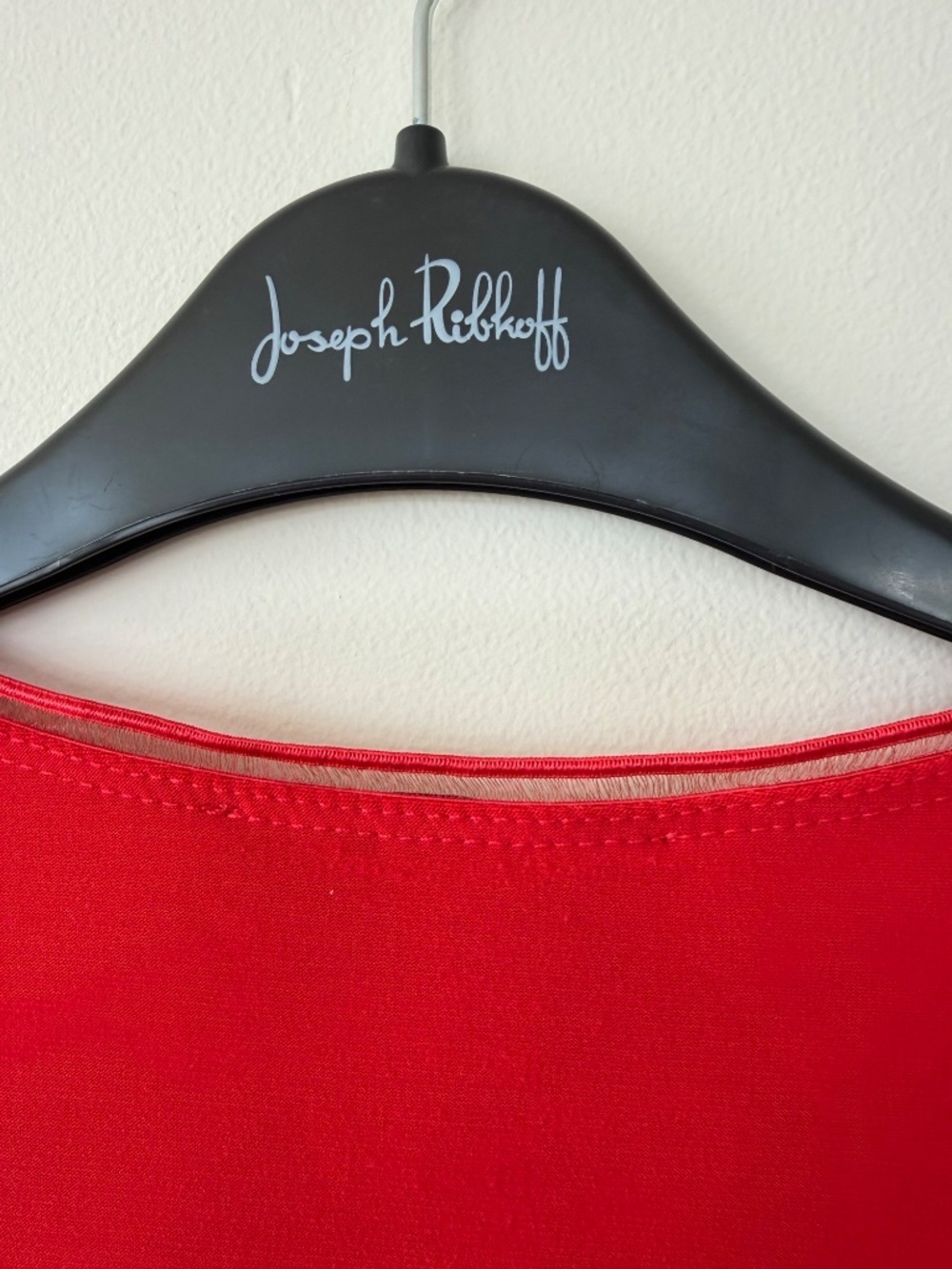 Joseph Ribkoff Lipstick (Radiant)Red Sleeveless Shell Top Size 14 Made in Canada - Picture 3 of 5